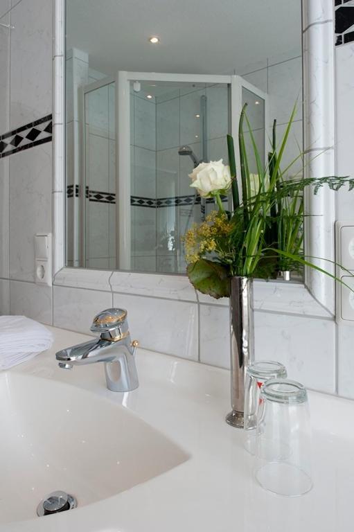 Landhotel Sauerlaender Hof Eslohe Phòng bức ảnh