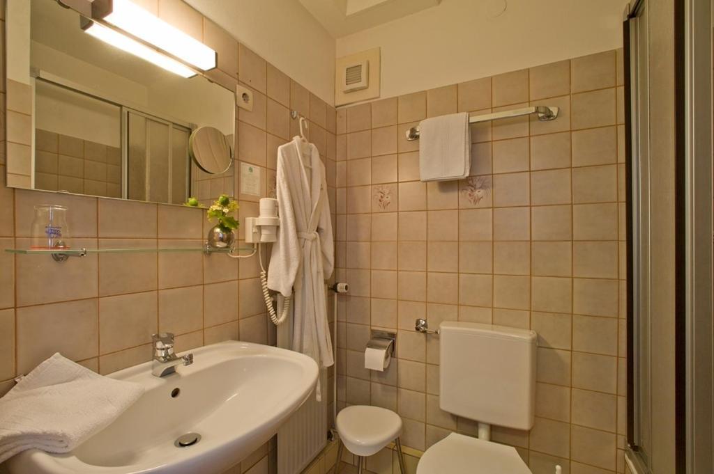 Landhotel Sauerlaender Hof Eslohe Phòng bức ảnh